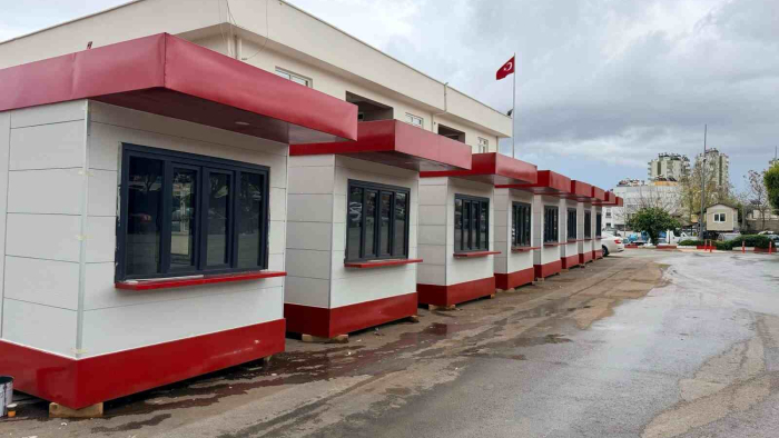 Kepez’e kırmızı-beyaz modern ekmek büfeleri